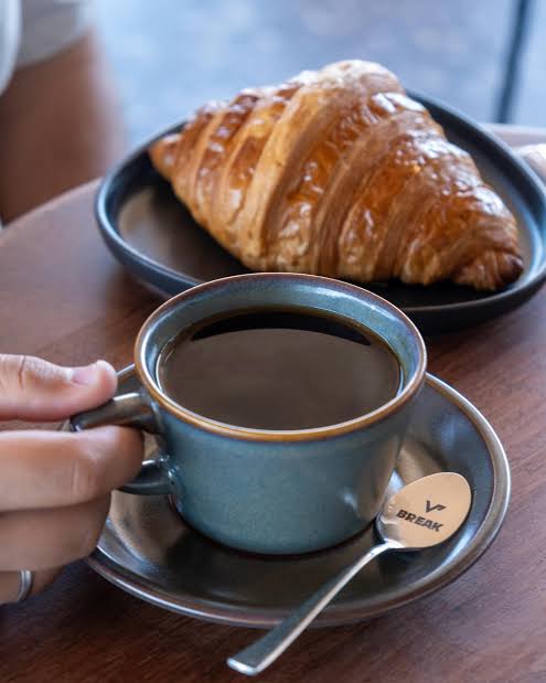 Kruvasan + Kahve